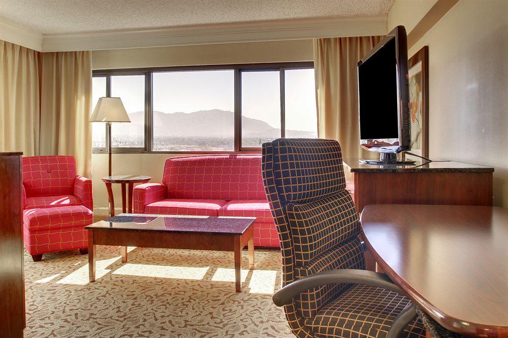 Hotel Marriott At The Convention Center