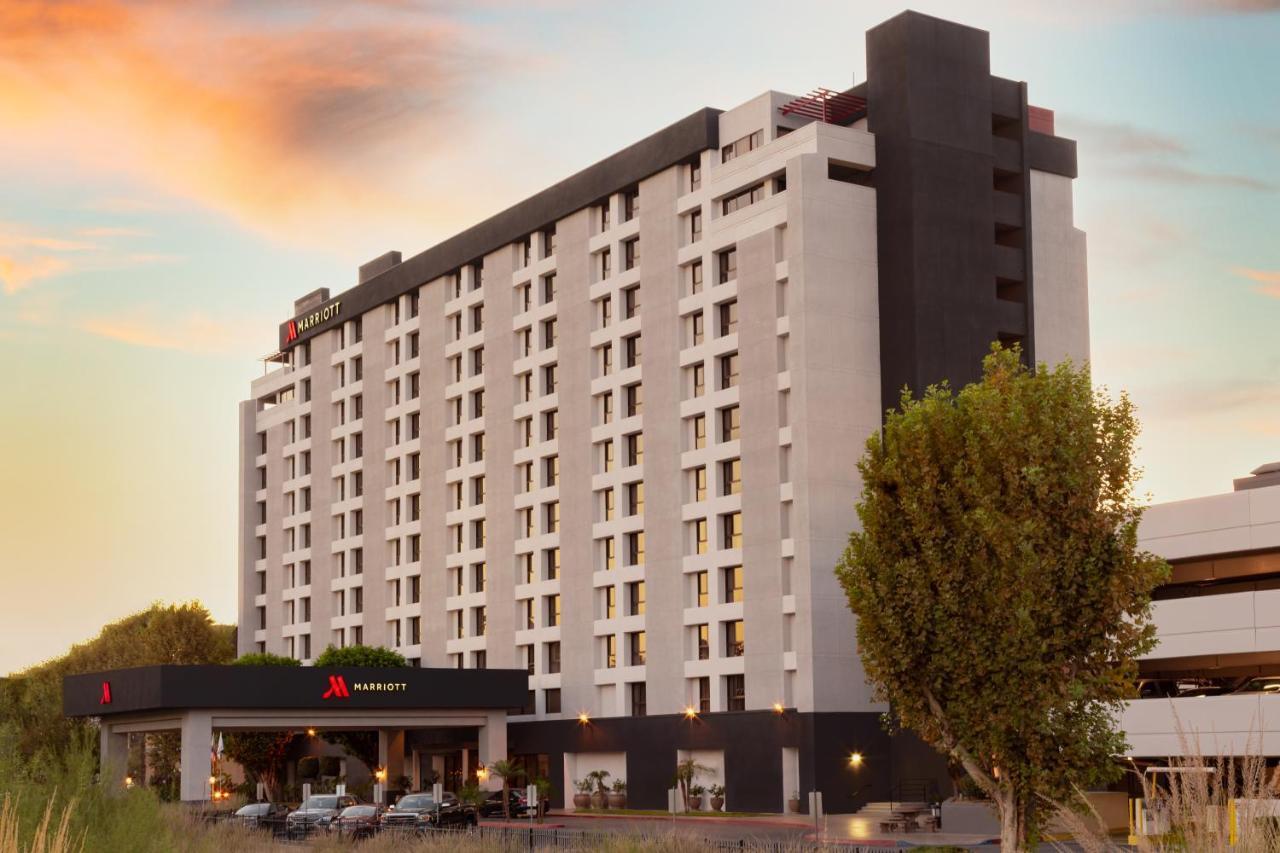 Marriott At The Convention Center Hotel Riverside