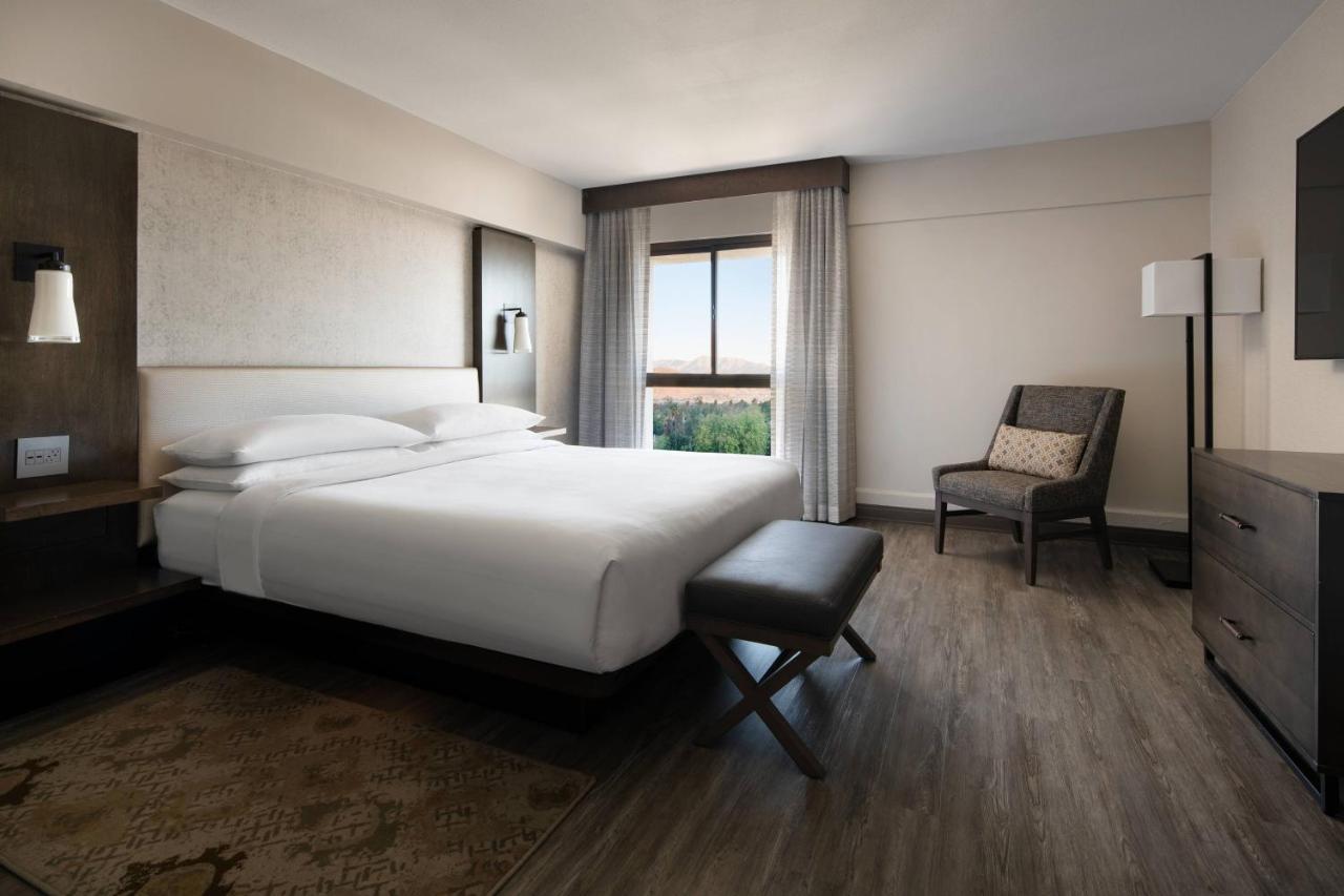 Marriott At The Convention Center 3* Riverside