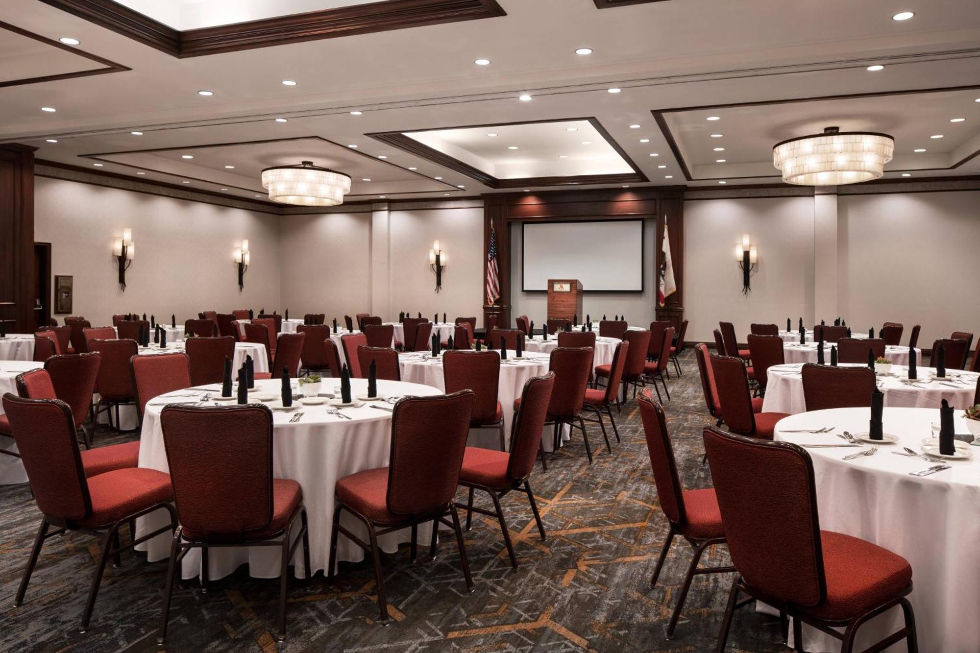 Marriott At The Convention Center 3*