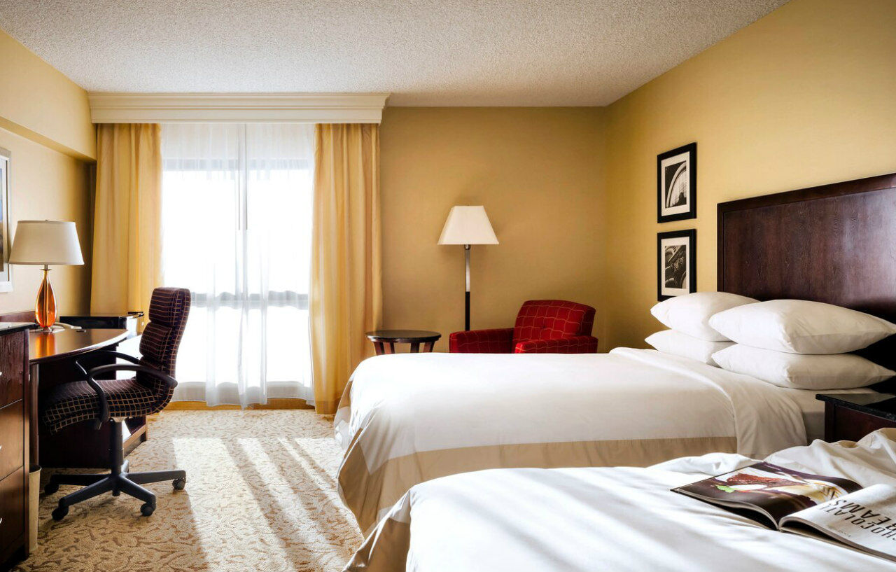 Hotel Marriott At The Convention Center 3*
